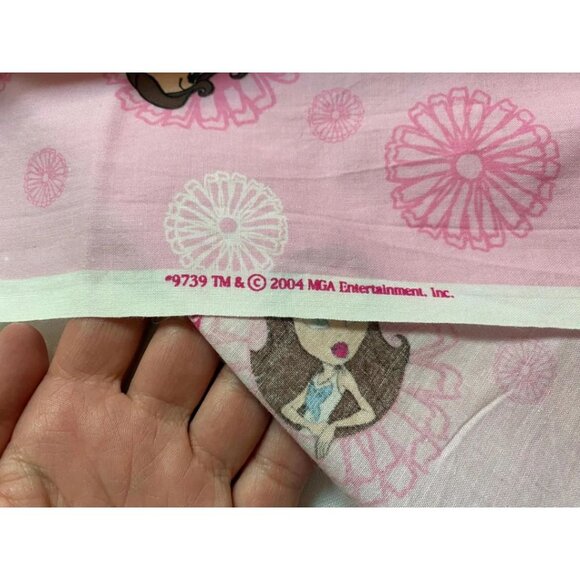 Lil Bratz Sewing Fabric Just Under 1 Yard 2004 Vintage Retired 100% Cotton - Picture 5 of 5